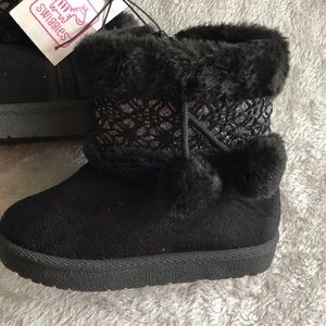 Swiggles Shoes - Girls Faux Suede Boots Size 9 Toddler Swiggles Shoes - Girls Faux Suede Boots Size 9 Toddler